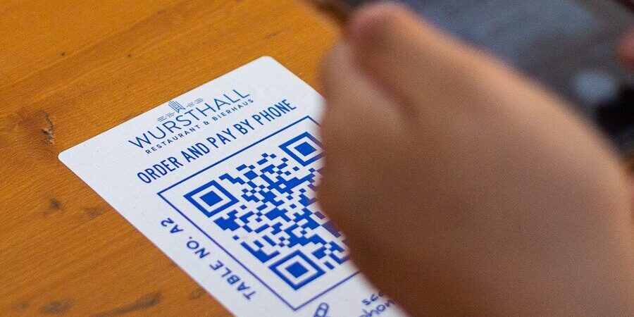 Cómo un menú digital y códigos QR pueden mejorar la experiencia en tu restaurante