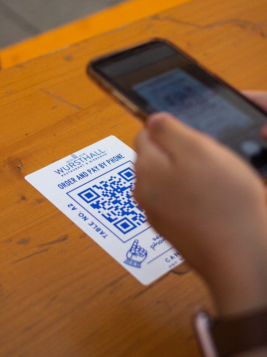 Cómo un menú digital y códigos QR pueden mejorar la experiencia en tu restaurante